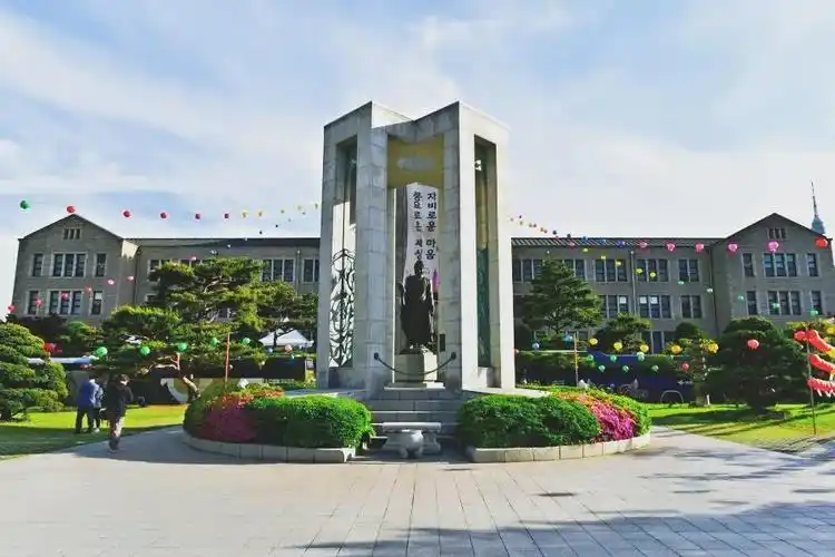 韩国留学之校园篇藏在森林之中的百年院校东国大学