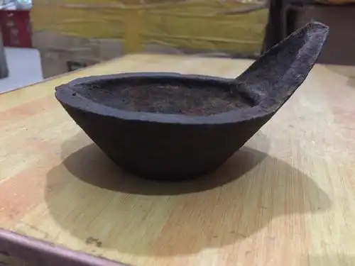 清朝时期的大号厚重的铁油灯包老完整