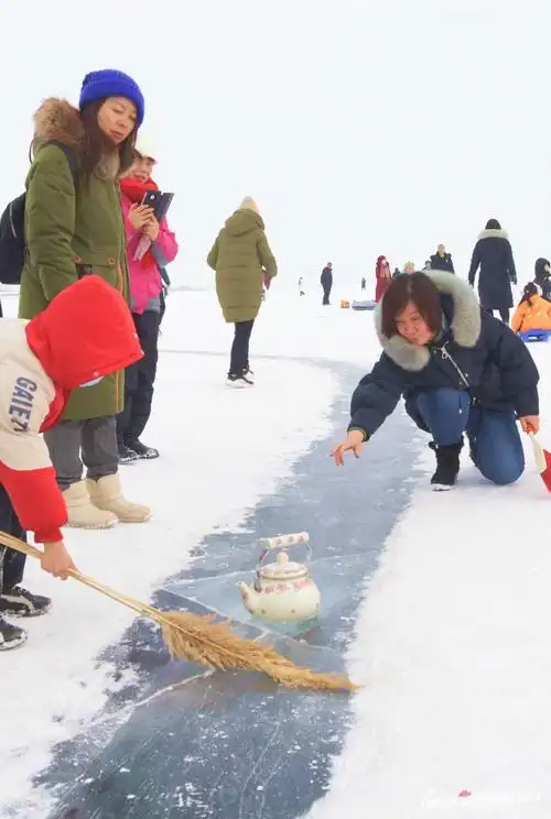 冰上运动雪地叼羊新疆各地冰雪活动异彩纷呈