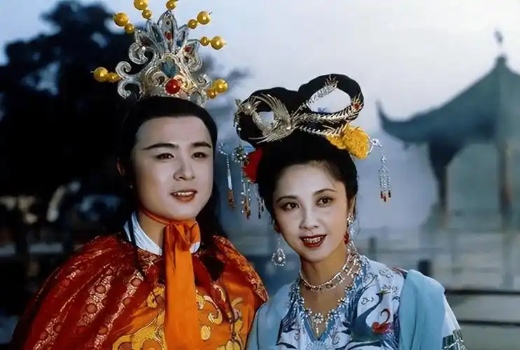 《西游记》第一美人:惹"唐僧"心动,一生无儿无女,71岁依旧优雅