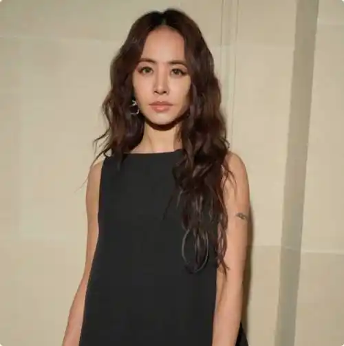 钟楚曦的腿,杨超越的唇,女星的性感,终于不藏了_时装周_沈梦辰_一身