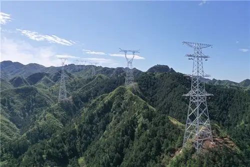 张北—雄安1000千伏特高压交流工程让张北的风点亮雄安的灯.马千里 摄