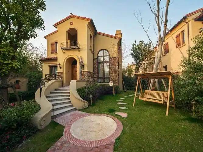 三:绿色环保的西班牙风格建筑材质用不落伍西班牙风格建筑的外观不如