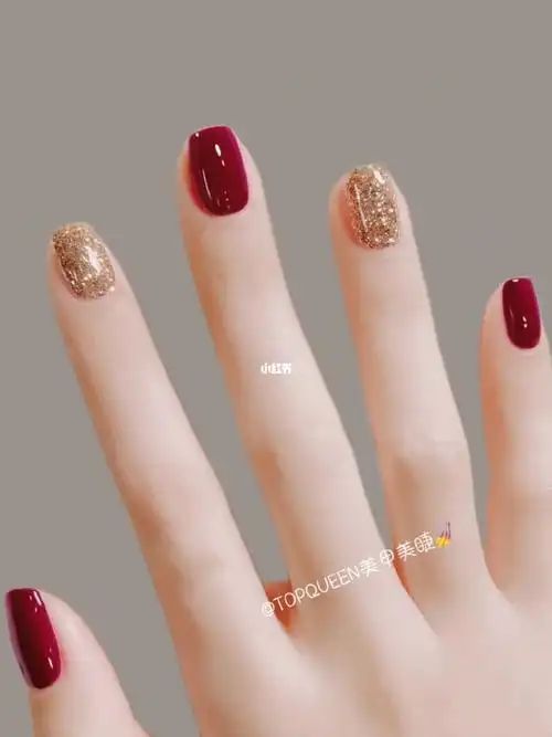 高级显白玫瑰红果酱红亮片跳色美甲 97