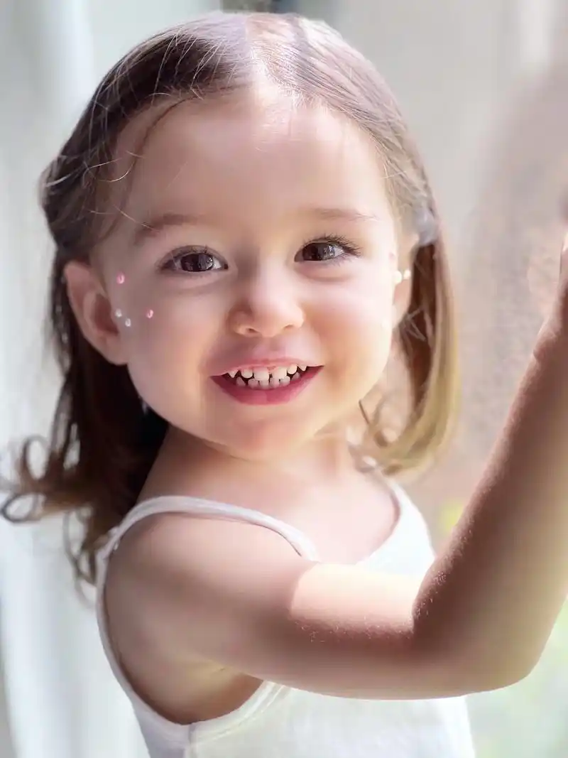 一组可可爱爱的壁纸啊02.#大眼萌娃 #混血宝宝 #今日份小 - 抖音