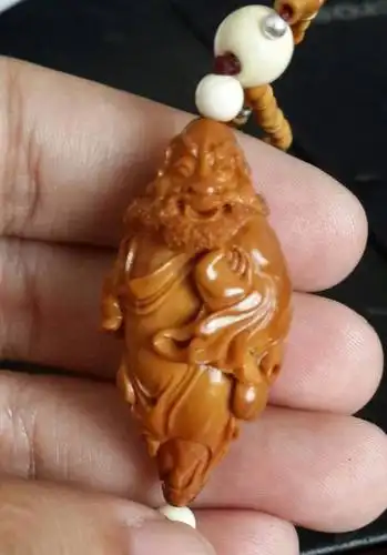 2014-05-25 回答 记得有一个叫韦妙女的 不知道他的落款是不是叫妙女