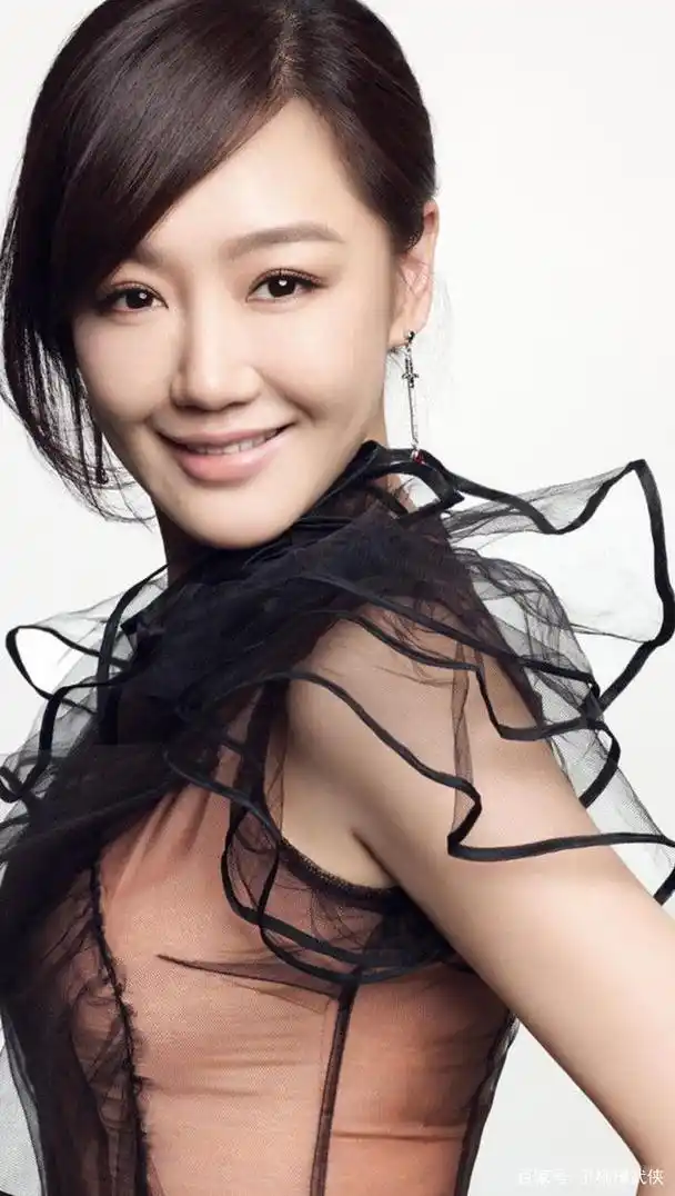 薛佳凝唯美迷人写真,春风十里,不如你的美