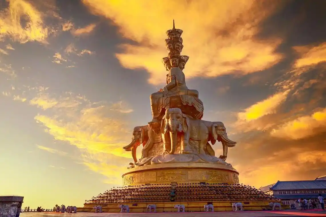 峨眉山金顶海拔多少米?世界上海拔最高的金佛在这里