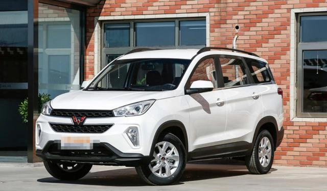 新款五菱宏光suv来了,配1.5t才五万多,轴距达2米8档次也变高-新浪汽车