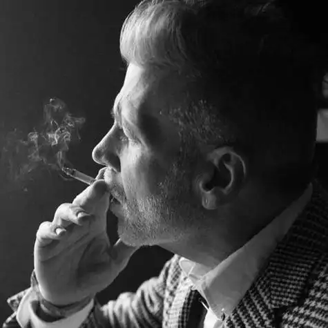 40岁沧桑头像男生