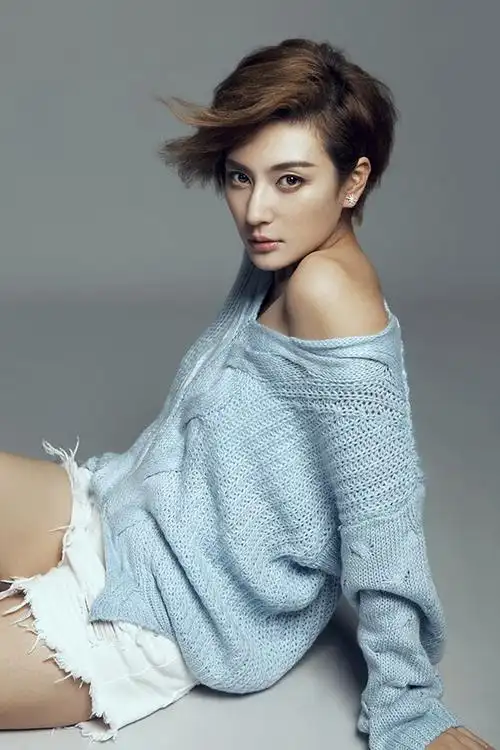 张澎澎清凉写真帅气短发干练有型