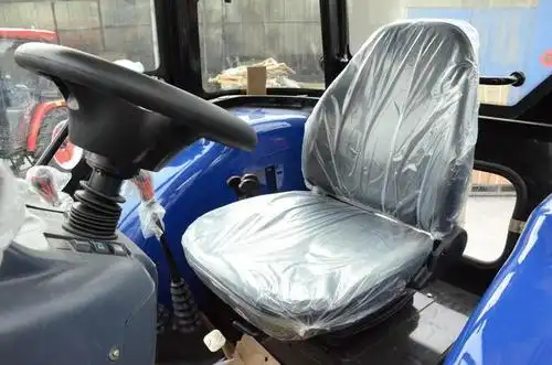 这台704拖拉机,带驾驶室,你觉得怎么样?