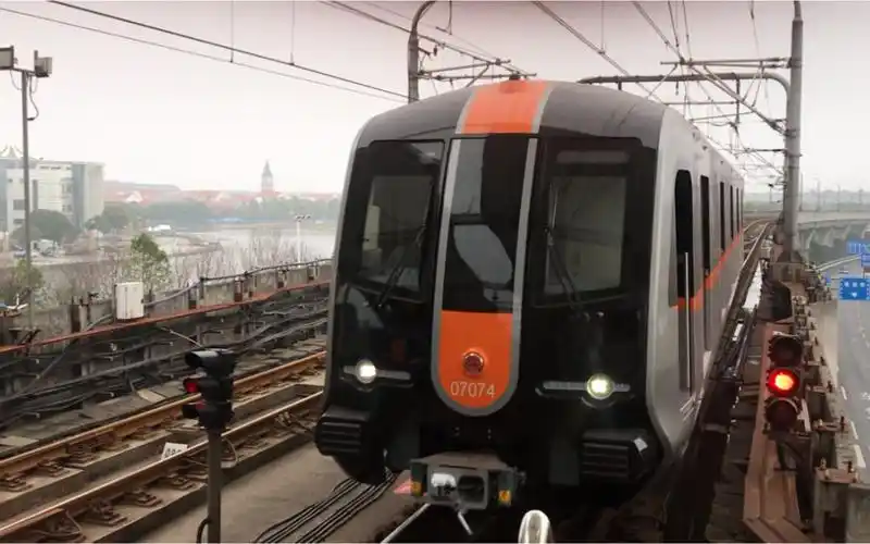 【上海地铁】7号线07a03邦迪二世07074站前折返进美兰湖站