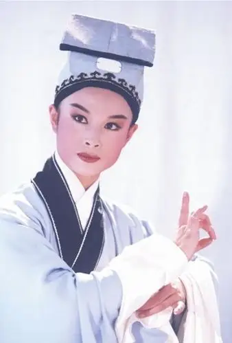 方雪雯:浙江小百花越剧团,国家一级演员,获全国越剧青年演员电视大奖