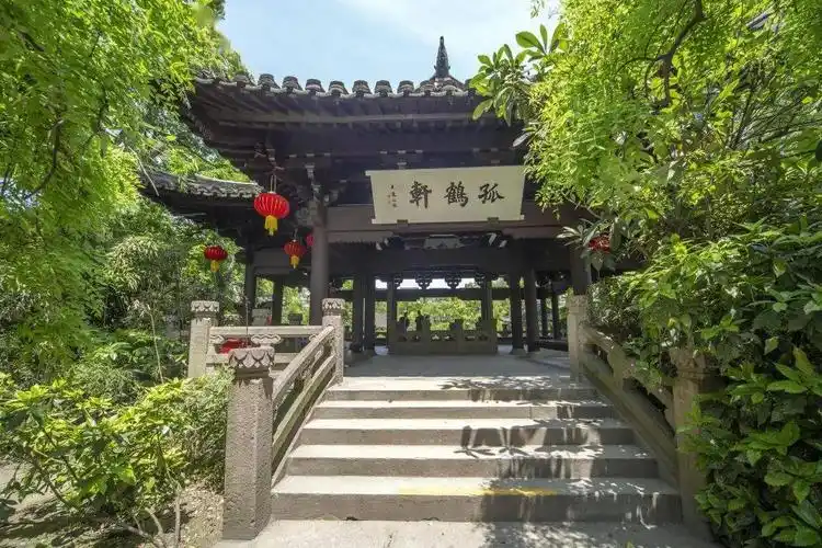 ","碧荷映日""春波惊鸿","残壁遗恨"领略"断云情歌","诗境爱意"问梅槛