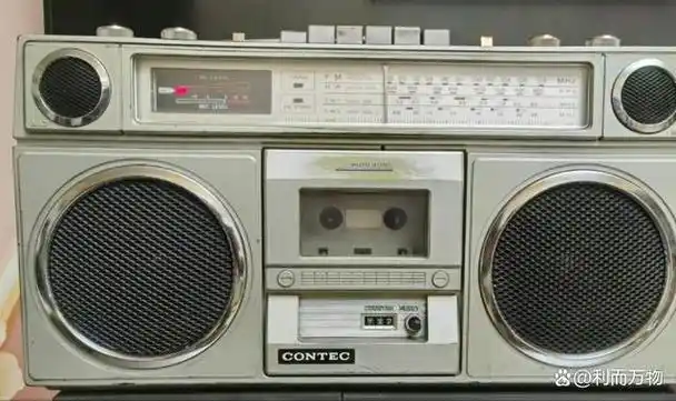 我们生活中逐渐消失的老物件-录音机
