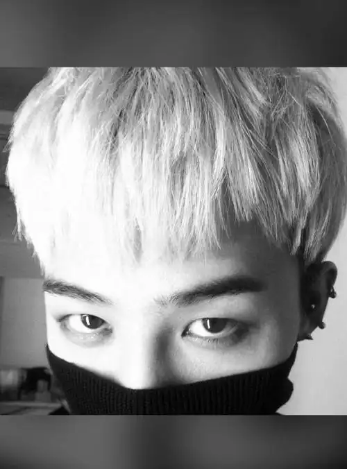 一组黑白权志龙