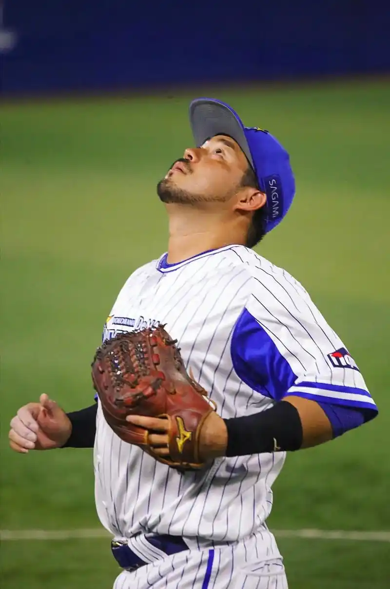 连鬓胡子回归!最近的好消息之一就是#宫崎敏郎 又留起了连鬓# - 抖音