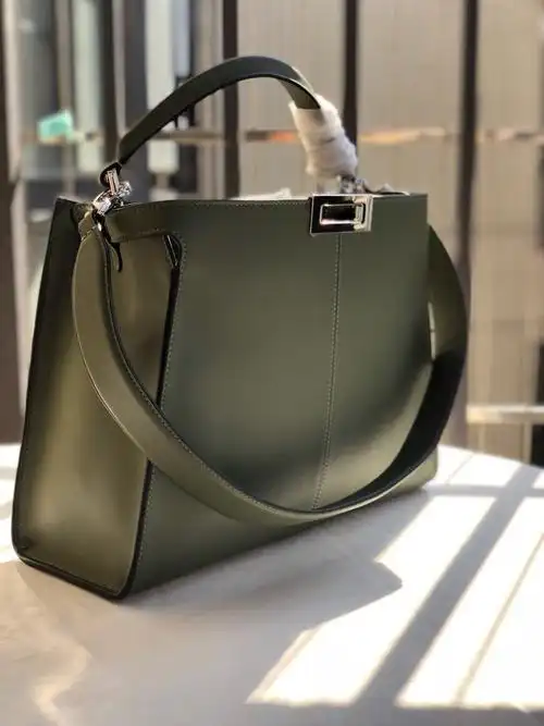 peekaboo 304升级版手提包新色牛皮中号33cm配肩带_米兰时尚包包网