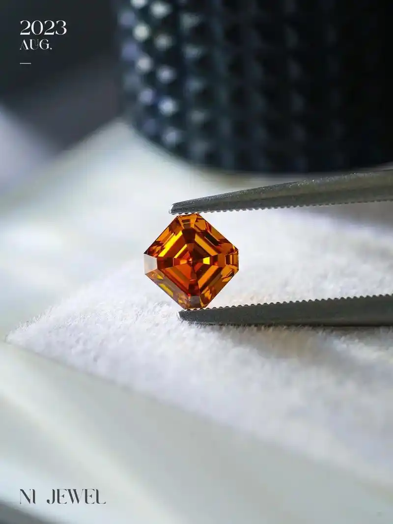 初秋琥珀色,阿斯切深彩橙钻石fdbyo.橘钻,作为黄钻的同源 - 抖音