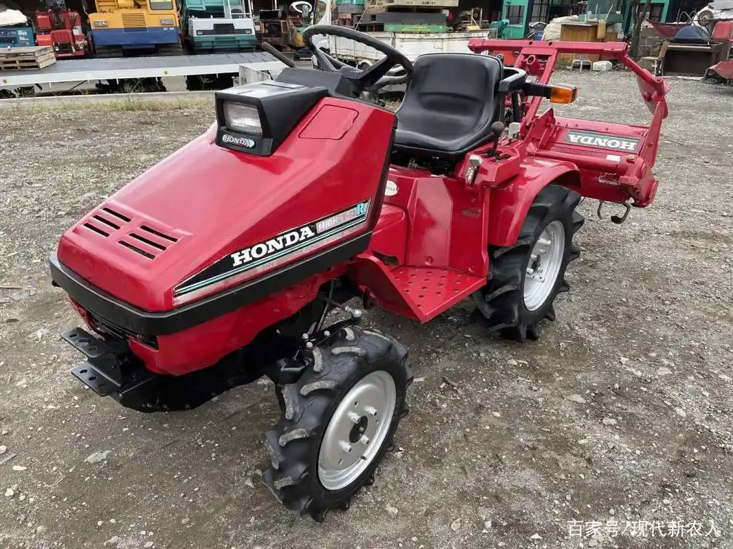 本田30年前生产的小型拖拉机,至今仍未过时,可用于稻田