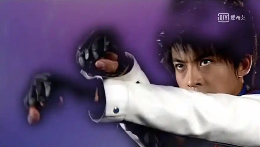 《爱情公寓》里的菜鸟律师,但背地里却是个奥特曼|金甲战士|爱情公寓5