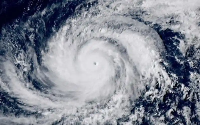 5月之花 2023年超强台风玛娃的首次巅峰