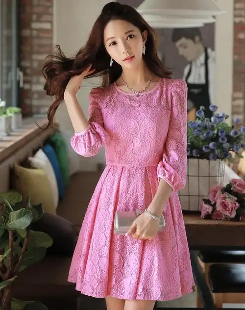 玫粉色全蕾丝收腰散摆连衣裙