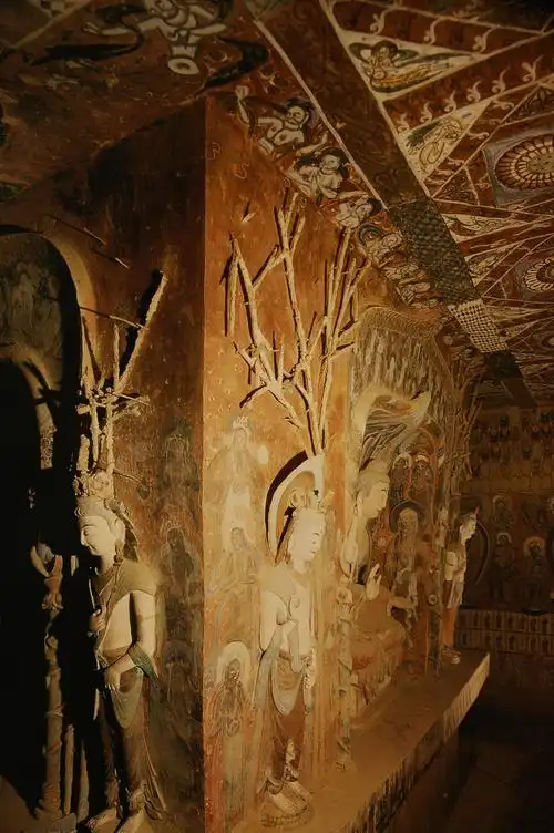 敦煌石窟北周428窟1中心柱绘塑窟顶纹样装饰丰富高清大图