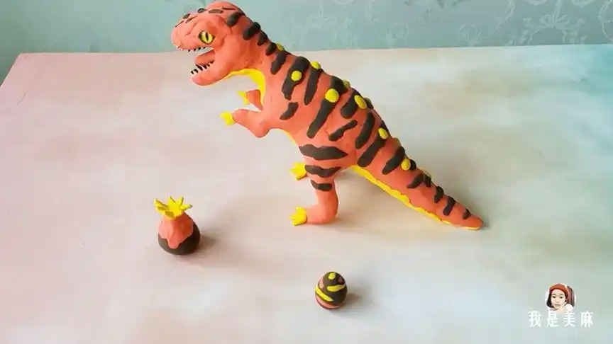 橡皮泥恐龙复原小游戏,一家三口齐上阵,妈妈用黏土复原霸王龙!