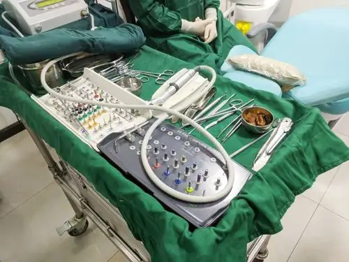 襄阳种植牙记实襄阳牙美口腔位于四季城二楼交通便利路车直达楼下.