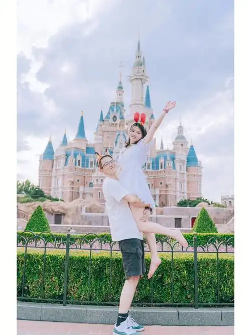 迪士尼情侣照