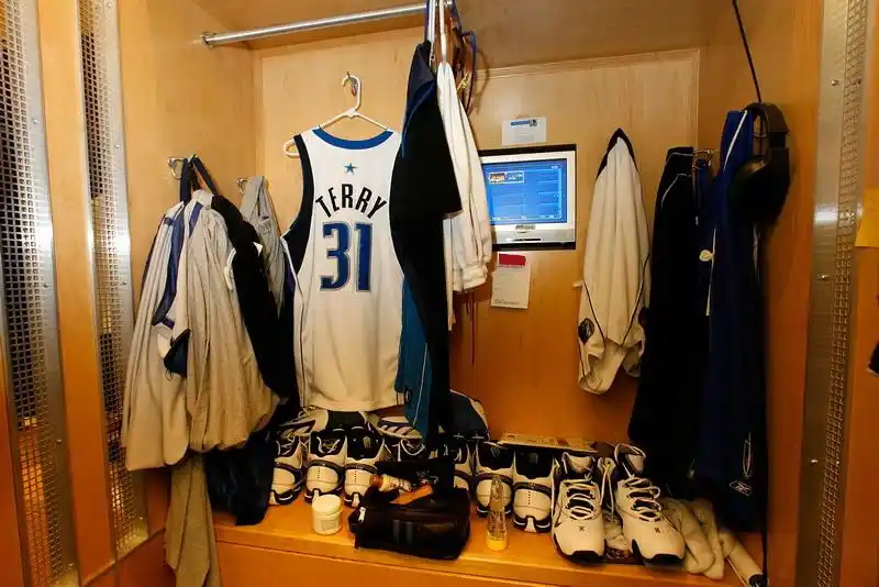 主题:nba更衣室探秘,喜好入~~~60p