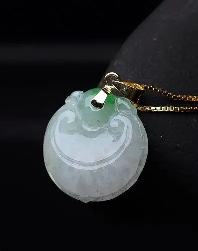 18k金镶a货翡翠冰糯种飘绿平安如意吊坠