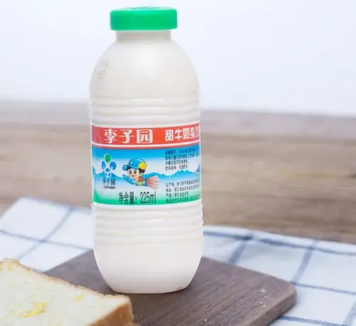 李子园的牛奶小编感觉是最纯真的甜牛奶,很浓的奶香味,仍旧是小时候的
