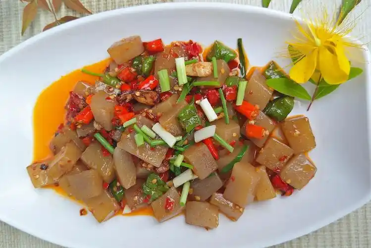 酸辣魔芋豆腐的真正做法在这里,以前我们都不会做,这下有口福了_手机