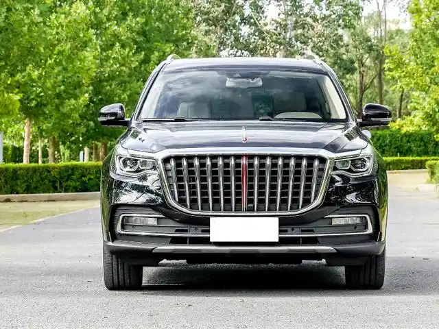 在今年9月份2022款红旗hs7正式上市,作为一款中大型suv外形看上去不输