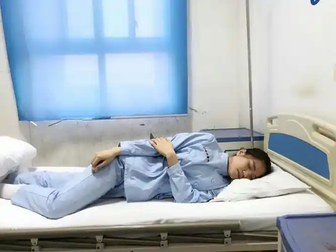 视网膜脱离手术后的体位展示