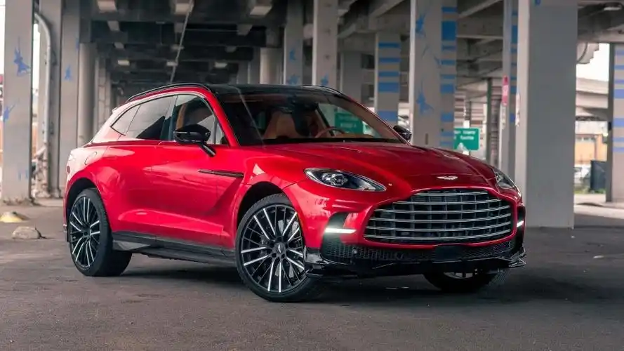 英伦超跑级suv,阿斯顿·马丁dbx707实车图发布_腾讯新闻