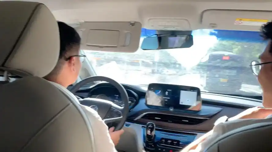 首次坐上公司的商务车出差惠州博罗.