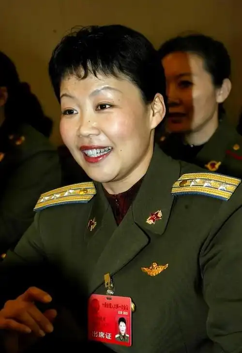 中国首位空军女师长,53岁就晋升少将,能力突出如今在东部战区