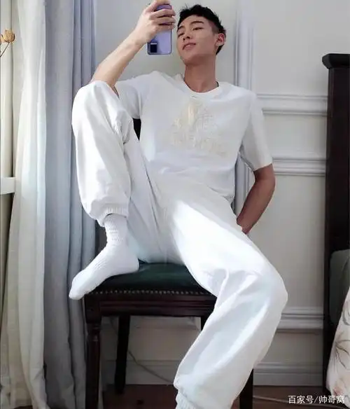 阳光帅气的188大长腿篮球体育生,他是你眼里运动男生的样子吗?