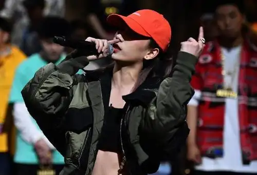 《中国新说唱》能力出众的女rapper:nineone让人惋惜,vava实至名归