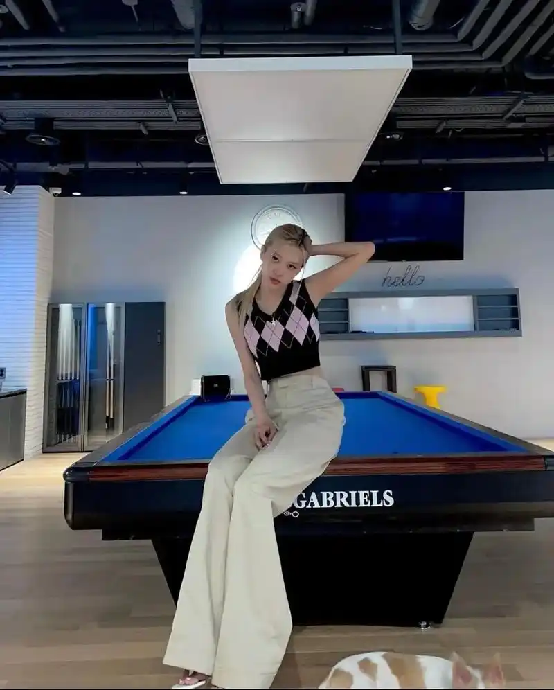 rosé to  roseanne park: "玫瑰是浪 - 抖音