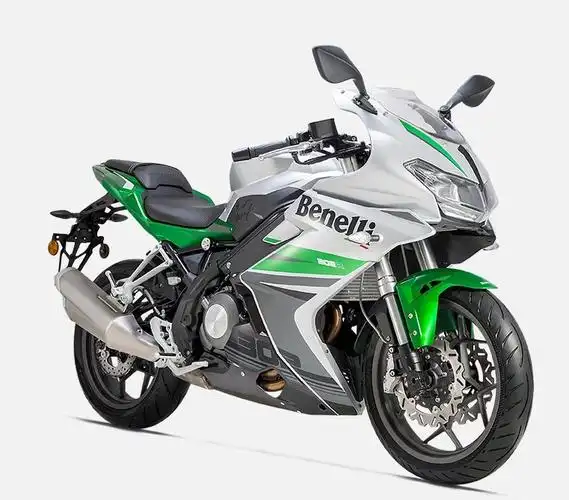 贝纳利飓风302r跑车