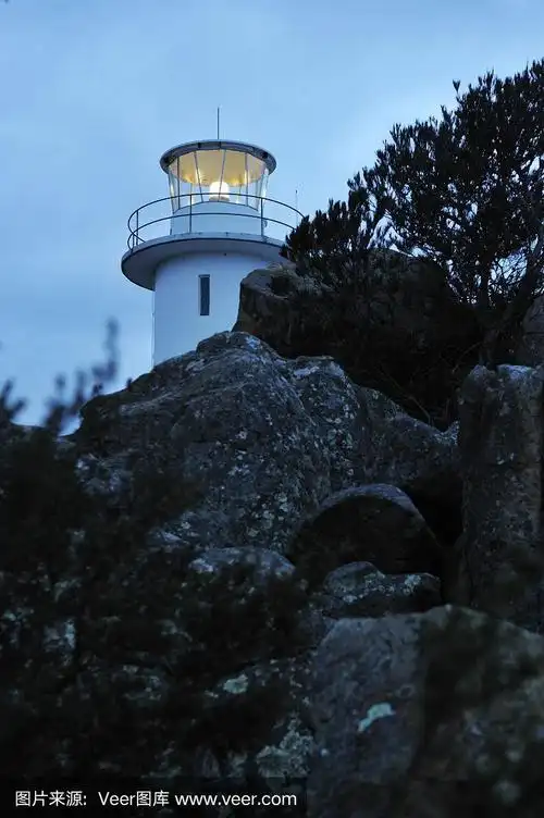 黑暗中的灯塔