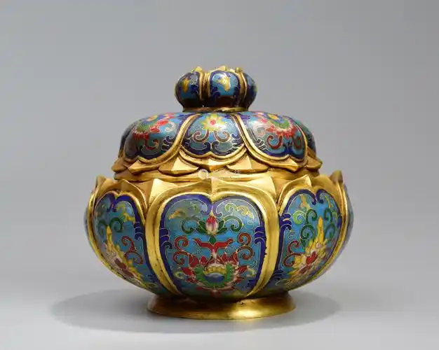 旧藏铜胎掐丝珐琅莲花香炉