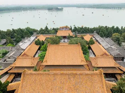 最高点俯瞰颐和园