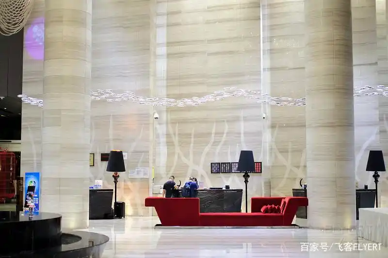 红与黑的碰撞|重庆富力艾美酒店