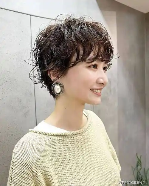 短发烫什么卷时尚又好看?